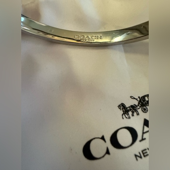 Coach - Picture 3 of 4